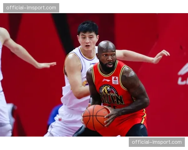 “北控男篮结束本赛季征程,闵鹿蕾总结:年轻球员得到锻炼,防守是进步关键” “北控男篮结束本赛季征程,闵鹿蕾总结:年轻球员得到锻炼,防守是进步关键”