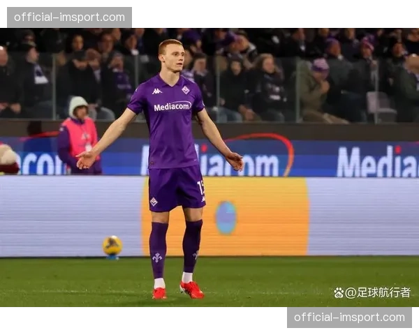 官方：莱切主力中卫庞格拉契奇训练中受伤，将缺席关键定位球防守任务