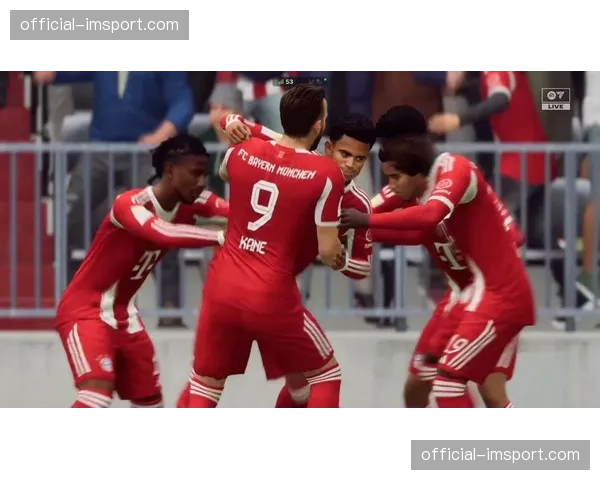 欧冠战报：凯恩回撤策应，助攻穆夏拉肋部前插得分，拜仁客场逼平皇马