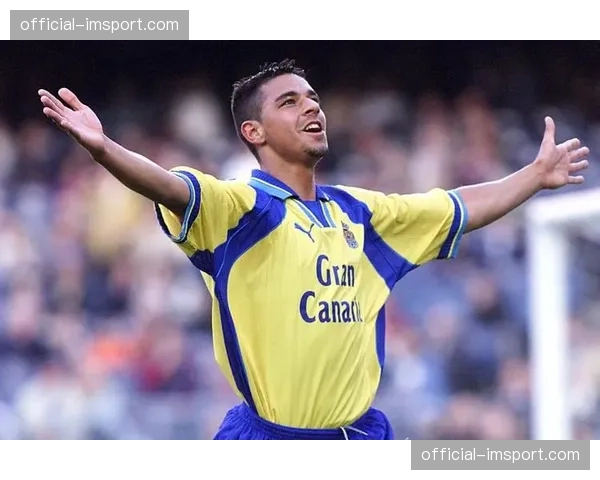 贝蒂斯3-3比利亚雷亚尔,双方上演进球大战,莫拉莱斯补时救主 贝蒂斯3-3比利亚雷亚尔,双方上演进球大战,莫拉莱斯补时救主